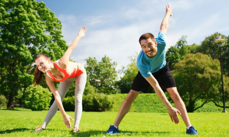 NBA选秀前三顺位最强之争：詹姆斯状元无悬念，探花乔丹秒杀全场！榜眼位置至今争论不休